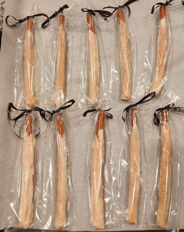 Chocolate Covered Pretzel Rods